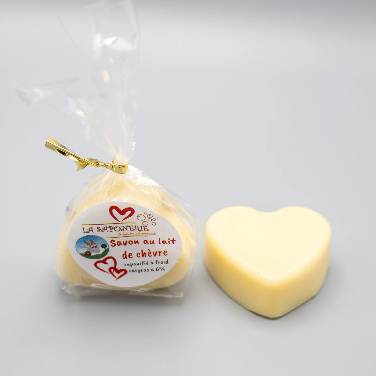 Savon cœur au lait de chèvre artisanal, surgras à 6%, naturel et sans parfum par La Saponerie