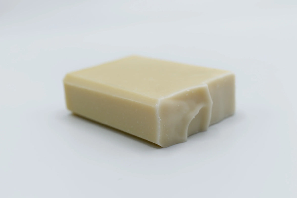Savon artisanal Moussaillon de La Saponerie, surgras à 6%, naturel et sans parfum.